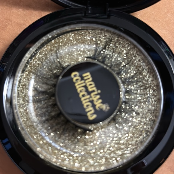 PLEASE LIKE TO JOIN THE FALSE LASHES LIVE SHOW November 14 @7:29 pm🇨🇦 - Picture 6 of 6